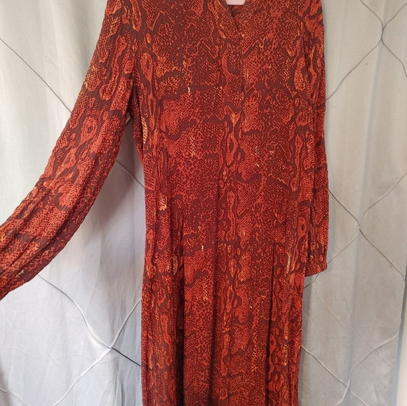 Beautiful orange and black snake print dress - Picture 5 of 6
